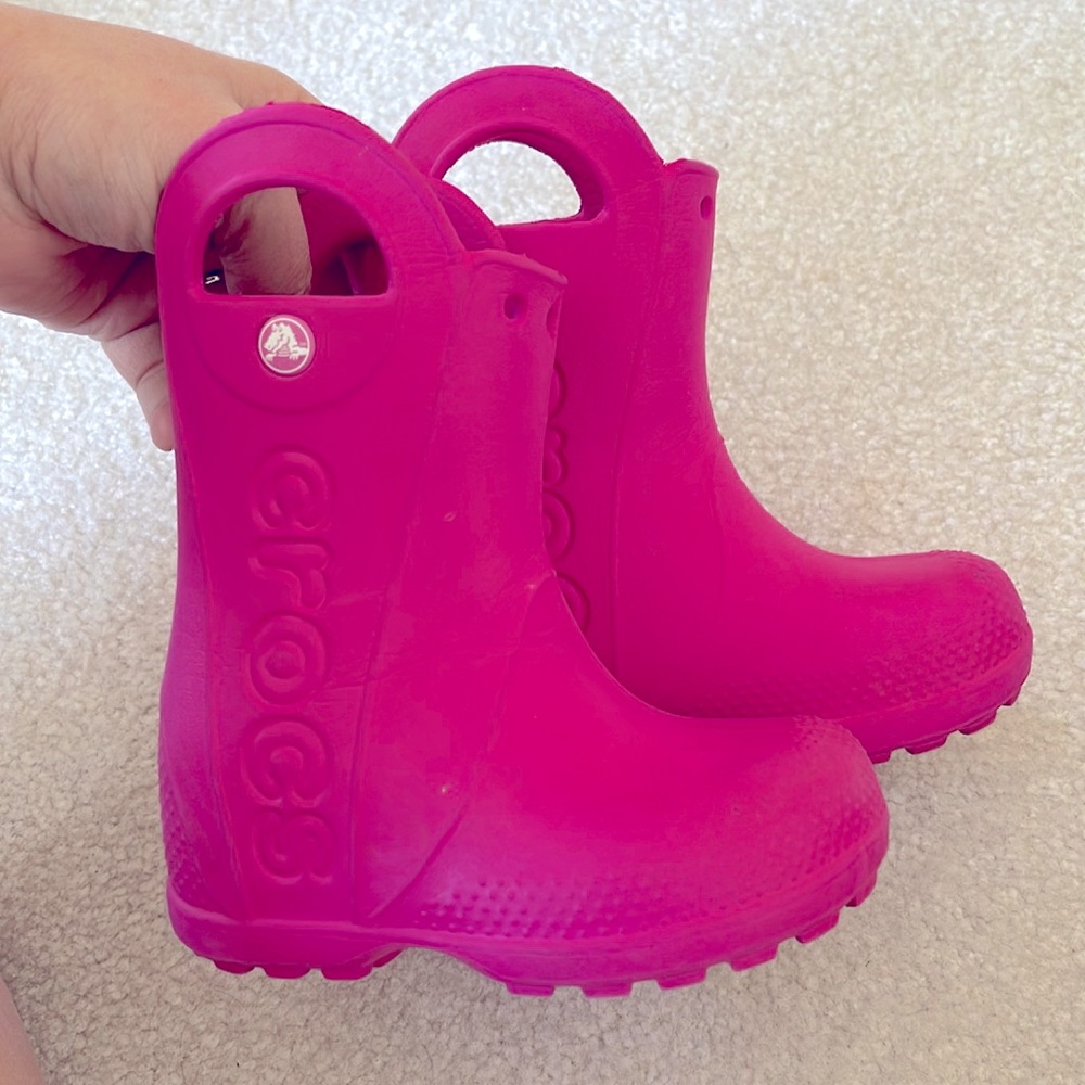 Crocs pink rainboots - c7